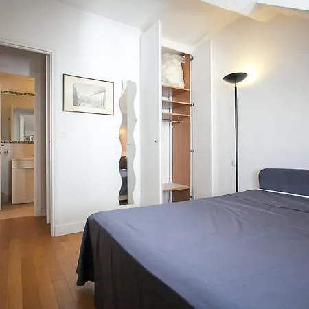 1 Bedroom In Marais Apartment