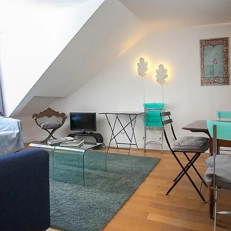 Apartment 1 Bedroom In Marais Paris