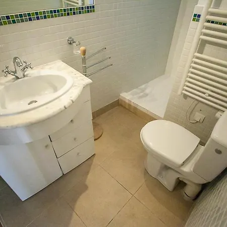 1 Bedroom In Marais * Paris
